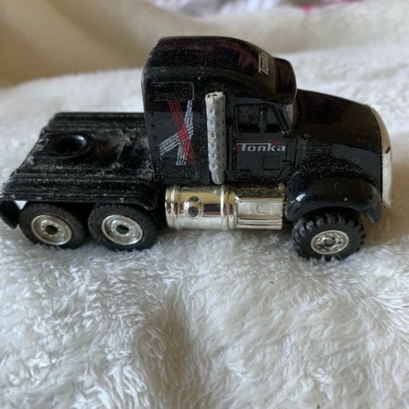 Vintage Tonka Black Semi Tractor Truck Cab Die Cast Vehicle - #06413 - Picture 2 of 10